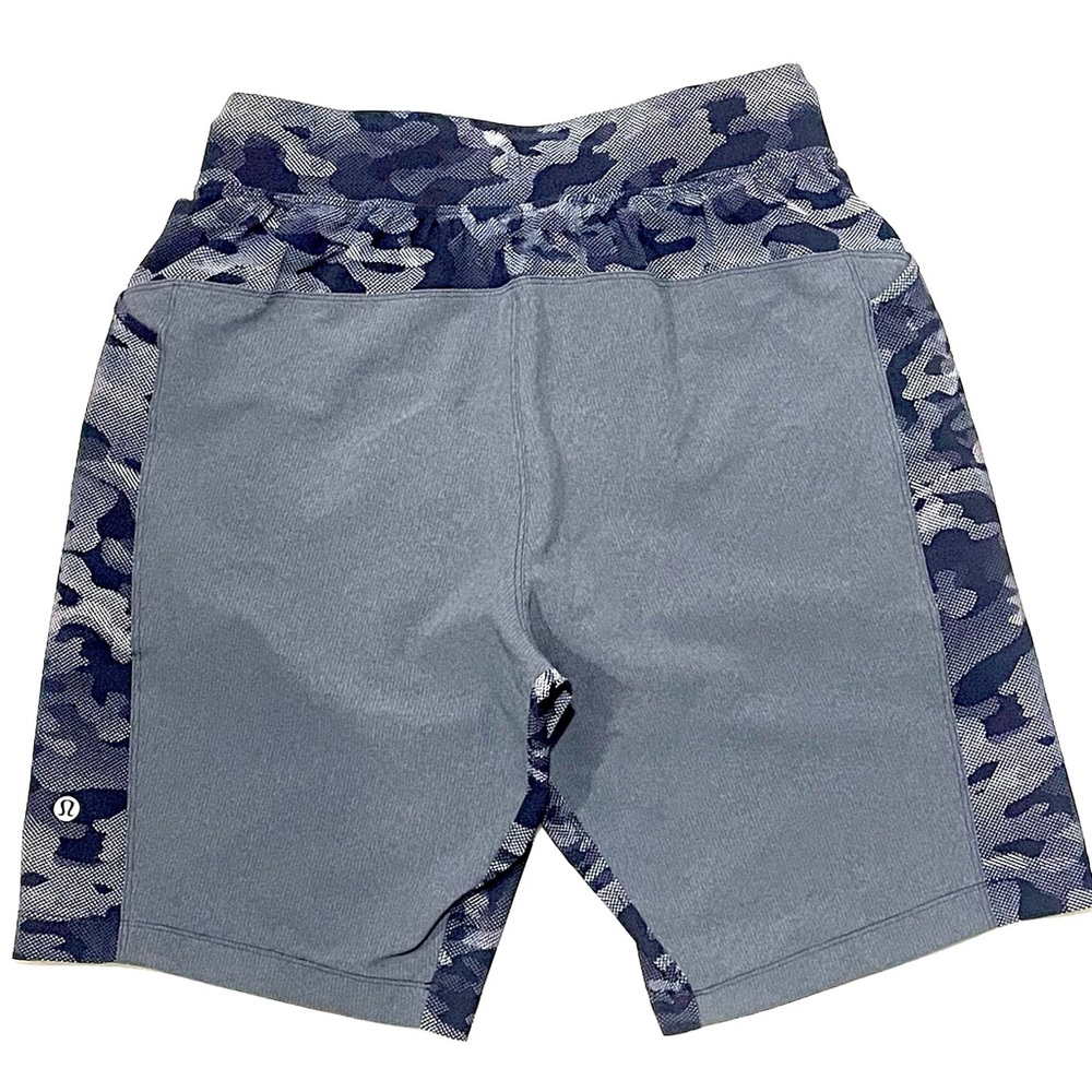 LULULEMON Men’s Athletic Shorts 7” Camo Lined Small
